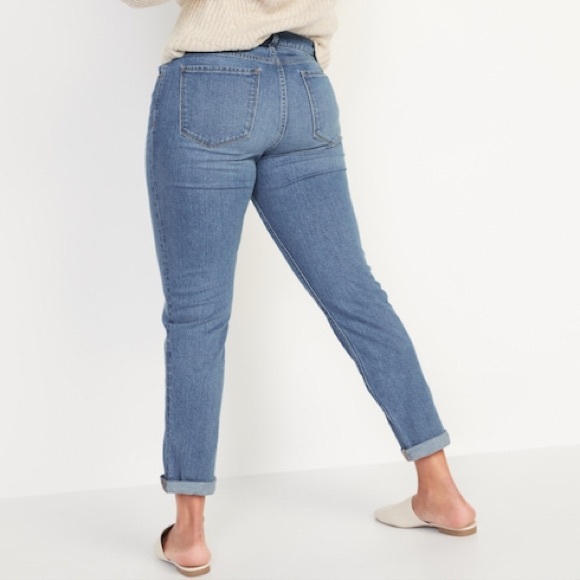 Old Navy Mid-Rise Straight Leg Boyfriend Jean - Picture 5 of 7